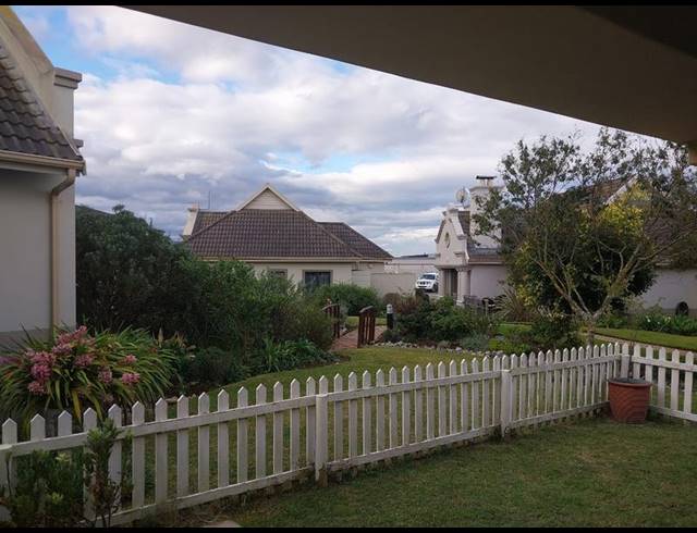 3 BEDROOM HOUSE FOR SALE IN BLUE MOUNTAIN VILLAGE